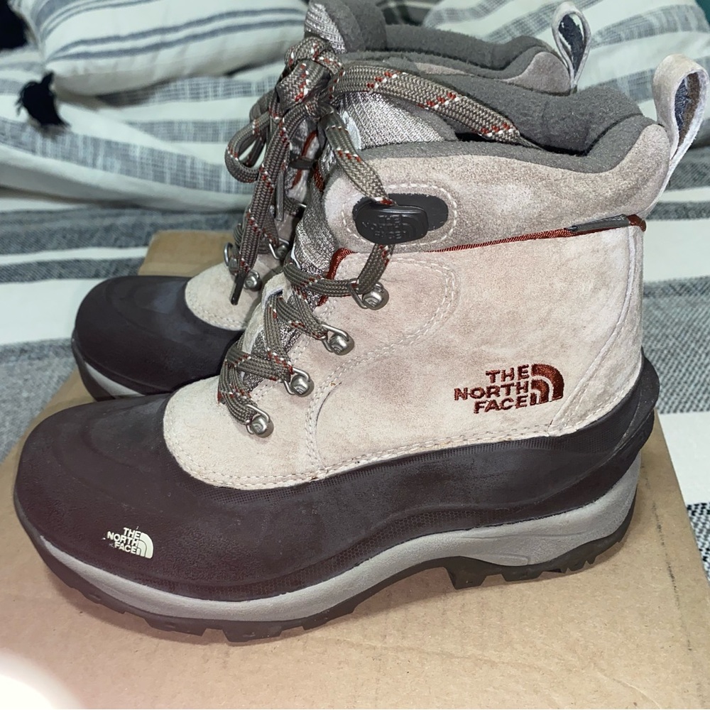 North face boots size US 8,5 for women